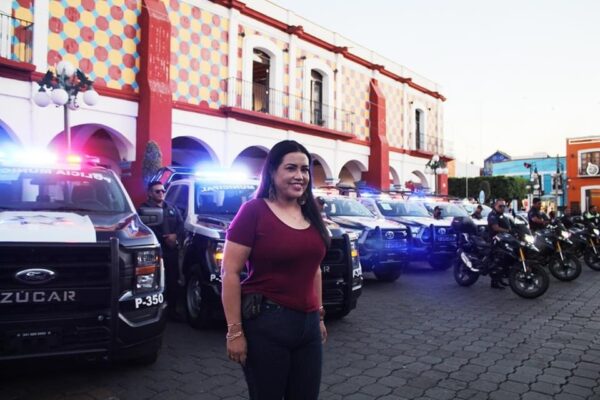 Irene Olea duplica el número de patrullas: 13 unidades nuevas bien equipadas refuerzan la seguridad en Izúcar de Matamoros.