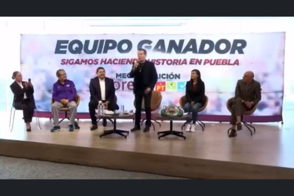 Con #JulioCésarChávez, la promotoría del deporte en Puebla está asegurada: #Armenta*
